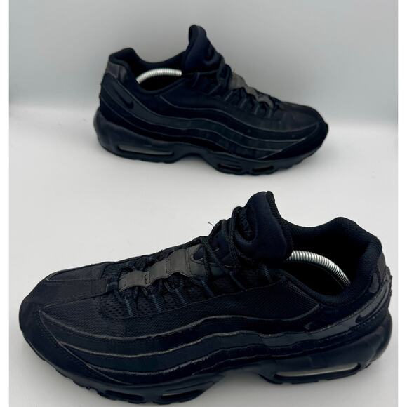 Nike Air Max 95 Triple Black Suede Leather 609048-092 Sz 11 # 372 main image 5